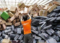 技术助力减负 让快递包裹“绿”起来