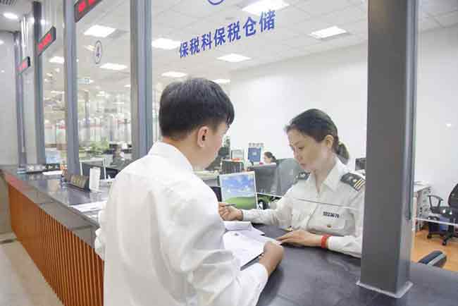 广西南宁跨境包裹激增 宠物食品被截获率高