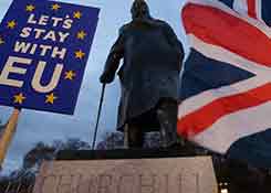 英国议会下院投票否决“脱欧”协议